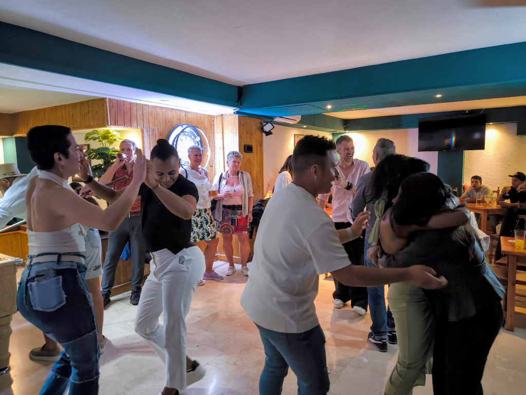 ¡Celebramos 5 años juntos conectando personas en Fuengirola y alrededores!